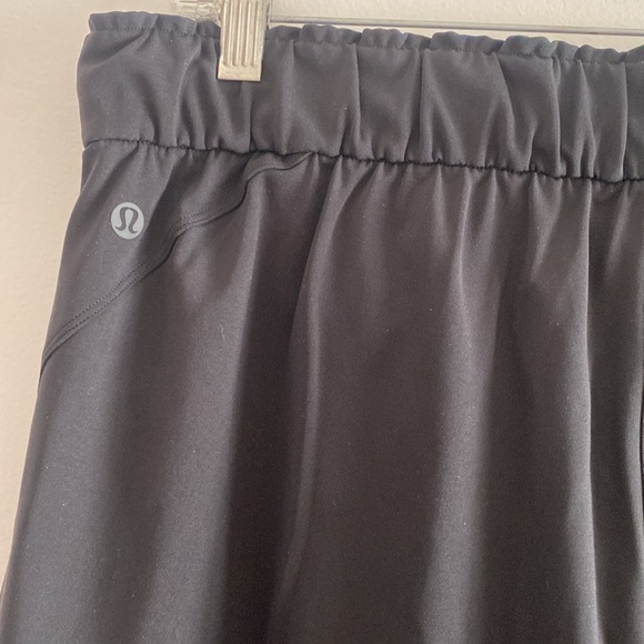 Lululemon Cropped Pants - Picture 4 of 4